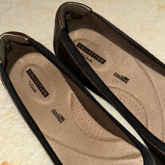 Clarks Brown and Black Flats Loafers with Decorative Buckle - Picture 4 of 8